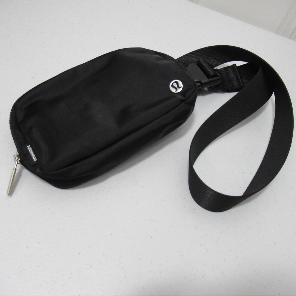 Lululemon Black Everywhere Belt Bag